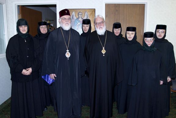 Metropolitan Kallistos, Abp Nathaniel and the monastics from Dormition Monastery